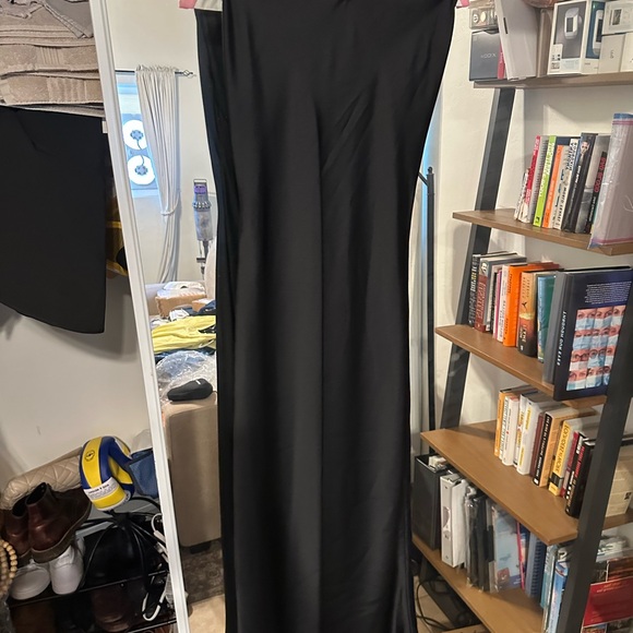 Show Me Your MuMu Black halter Dress - Picture 4 of 4